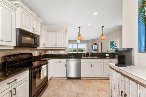 Condo in Venice, Florida, 2 bedrooms № 2148407 - photo 25