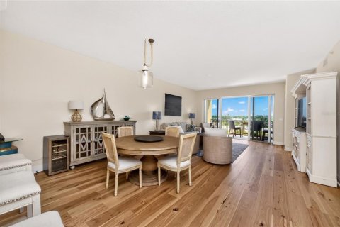 Condo in Venice, Florida, 2 bedrooms № 2148407 - photo 8