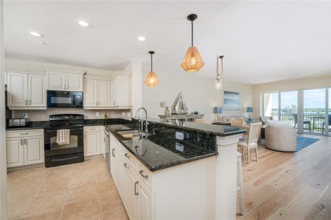 Condo in Venice, Florida, 2 bedrooms № 2148407 - photo 30
