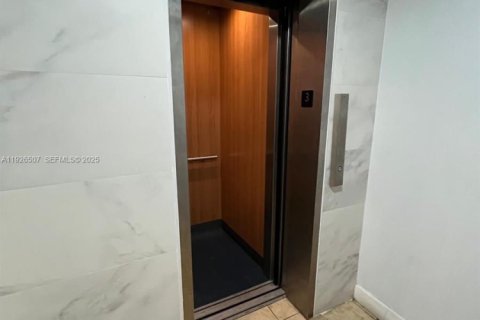 Снять в аренду кондоминиум в Майами, Флорида 1 спальня, 51.1м2, № 1992278 - фото 19