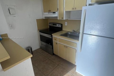 Снять в аренду кондоминиум в Майами, Флорида 1 спальня, 51.1м2, № 1992278 - фото 10