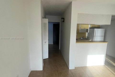 Снять в аренду кондоминиум в Майами, Флорида 1 спальня, 51.1м2, № 1992278 - фото 9