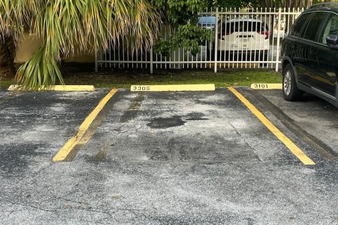 Снять в аренду кондоминиум в Майами, Флорида 1 спальня, 51.1м2, № 1992278 - фото 20