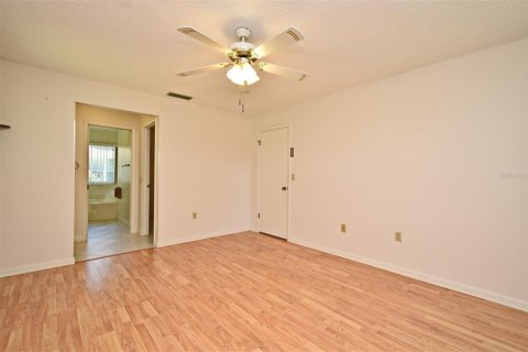 House in Leesburg, Florida 2 bedrooms, 109.25 sq.m. № 1826478 - photo 13