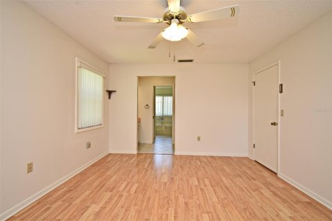 House in Leesburg, Florida 2 bedrooms, 109.25 sq.m. № 1826478 - photo 14