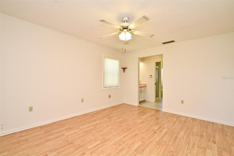 House in Leesburg, Florida 2 bedrooms, 109.25 sq.m. № 1826478 - photo 15