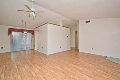 House in Leesburg, Florida 2 bedrooms, 109.25 sq.m. № 1826478 - photo 9