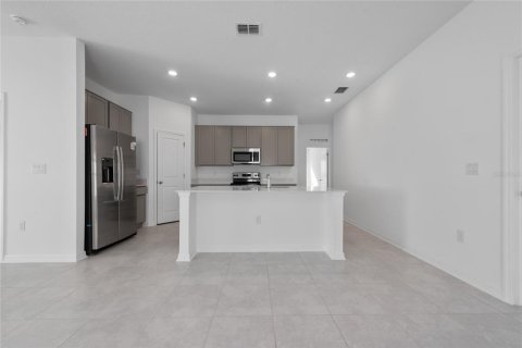 Villa ou maison à louer à Lake Wales, Floride: 4 chambres, 171.31 m2 № 2099198 - photo 4