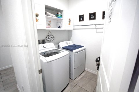 Casa en venta en Port St. Lucie, Florida, 4 dormitorios, 166.85 m2 № 1797049 - foto 28