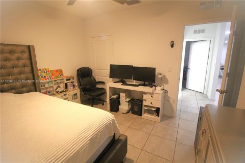 Casa en venta en Port St. Lucie, Florida, 4 dormitorios, 166.85 m2 № 1797049 - foto 23