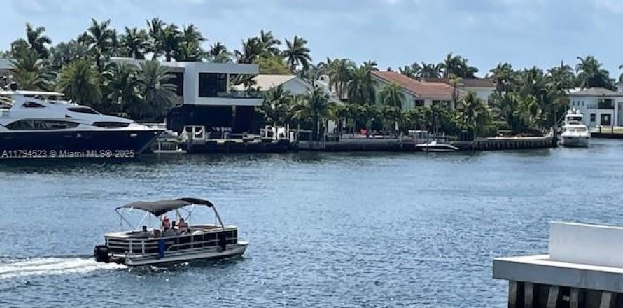 Кондоминиум с 2 спальнями в Авентура, Флорида № 1954510