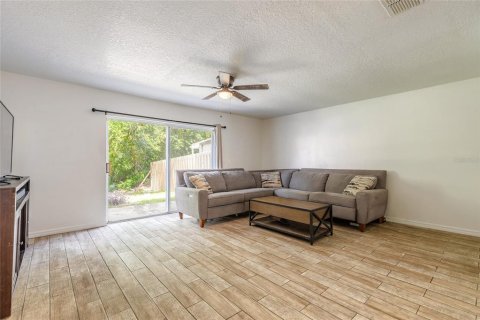 Townhouse in Port Orange, Florida 2 bedrooms, 132.01 sq.m. № 1851160 - photo 12
