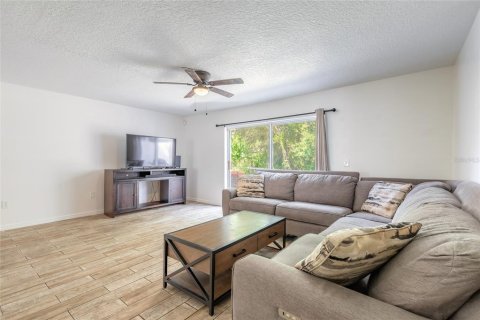 Townhouse in Port Orange, Florida 2 bedrooms, 132.01 sq.m. № 1851160 - photo 13