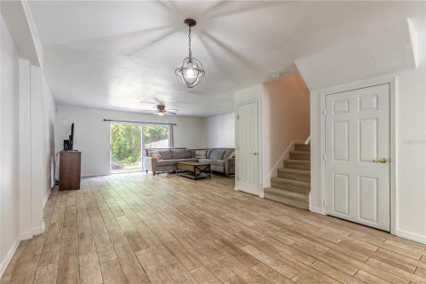 Townhouse in Port Orange, Florida 2 bedrooms, 132.01 sq.m. № 1851160 - photo 10