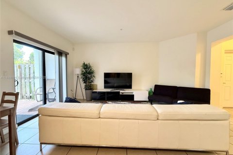 Apartamento en alquiler en Doral, Florida, 3 dormitorios, 112.13 m2 № 1799564 - foto 8