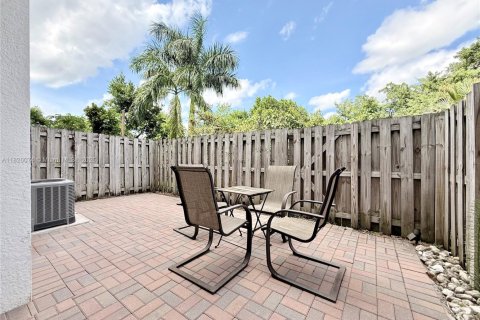 Apartamento en alquiler en Doral, Florida, 3 dormitorios, 112.13 m2 № 1799564 - foto 9