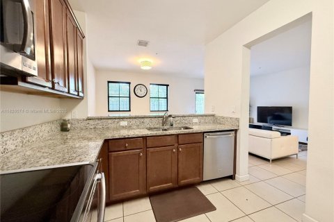 Apartamento en alquiler en Doral, Florida, 3 dormitorios, 112.13 m2 № 1799564 - foto 7