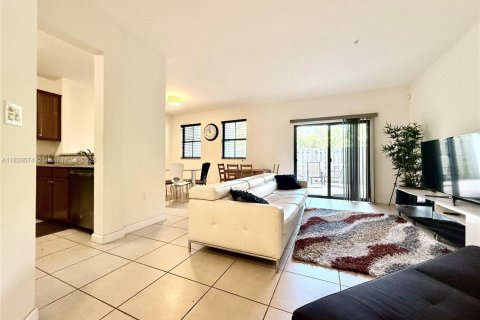 Apartamento en alquiler en Doral, Florida, 3 dormitorios, 112.13 m2 № 1799564 - foto 4