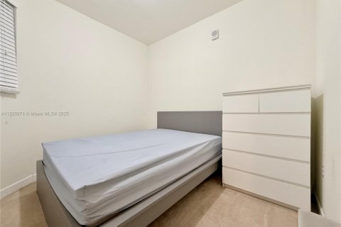 Apartamento en alquiler en Doral, Florida, 3 dormitorios, 112.13 m2 № 1799564 - foto 12