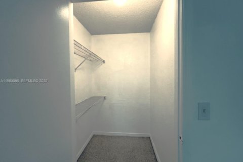 Condominio en alquiler en Sunrise, Florida, 1 dormitorio, 69.03 m2 № 2048471 - foto 16