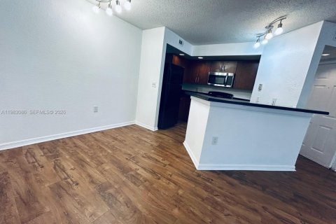 Condominio en alquiler en Sunrise, Florida, 1 dormitorio, 69.03 m2 № 2048471 - foto 6