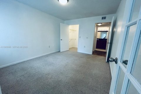 Condominio en alquiler en Sunrise, Florida, 1 dormitorio, 69.03 m2 № 2048471 - foto 15