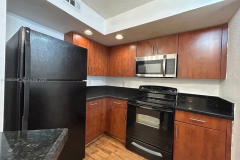 Condominio en alquiler en Sunrise, Florida, 1 dormitorio, 69.03 m2 № 2048471 - foto 5