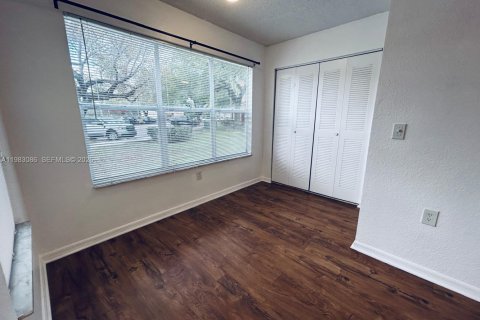 Condominio en alquiler en Sunrise, Florida, 1 dormitorio, 69.03 m2 № 2048471 - foto 10