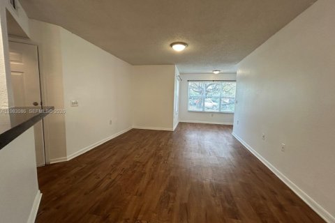 Condominio en alquiler en Sunrise, Florida, 1 dormitorio, 69.03 m2 № 2048471 - foto 8