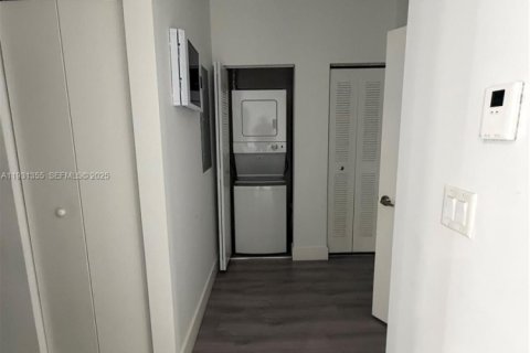 Appartement à louer à Hialeah, Floride: 2 chambres, 80.36 m2 № 1990305 - photo 8