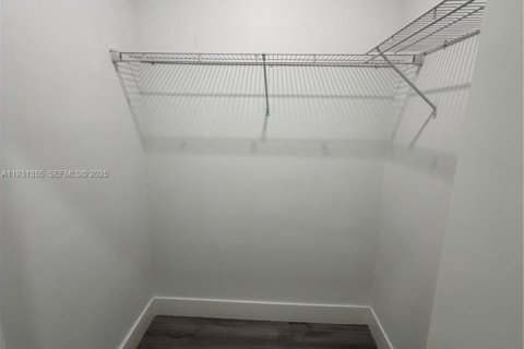 Appartement à louer à Hialeah, Floride: 2 chambres, 80.36 m2 № 1990305 - photo 17