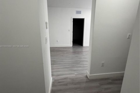 Appartement à louer à Hialeah, Floride: 2 chambres, 80.36 m2 № 1990305 - photo 14