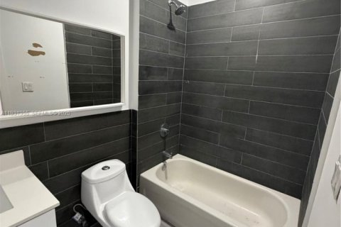 Appartement à louer à Hialeah, Floride: 2 chambres, 80.36 m2 № 1990305 - photo 18