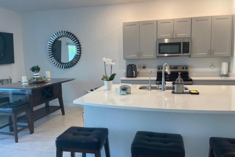 Townhouse in Davenport, Florida 3 bedrooms, 127.55 sq.m. № 2231548 - photo 5