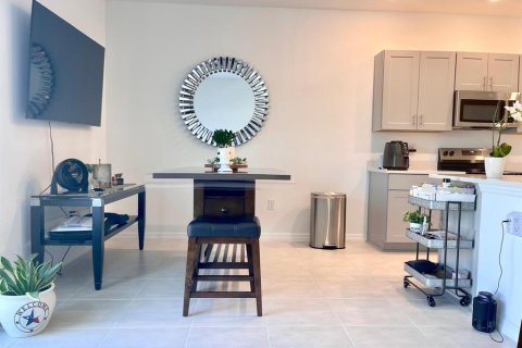 Townhouse in Davenport, Florida 3 bedrooms, 127.55 sq.m. № 2231548 - photo 6