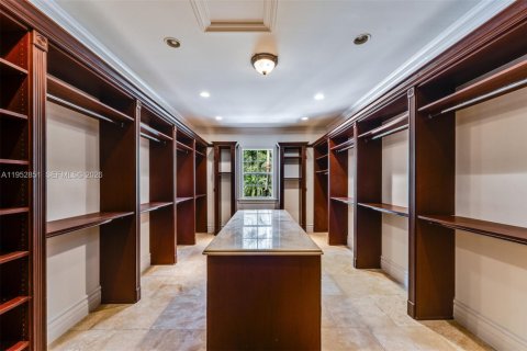 Купить виллу или дом в Пайнкрест, Флорида 5 спален, 813.27м2, № 2032757 - фото 17