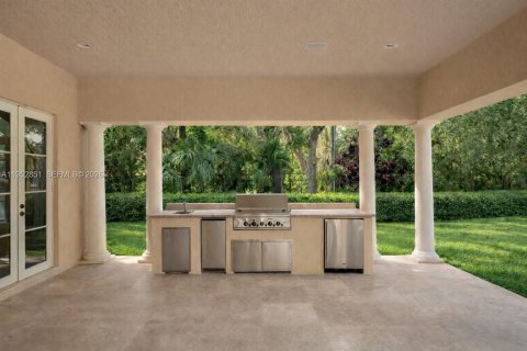 Купить виллу или дом в Пайнкрест, Флорида 5 спален, 813.27м2, № 2032757 - фото 25