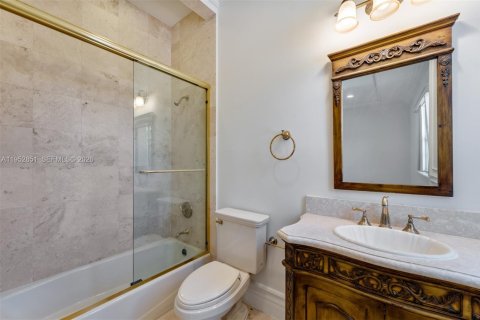 Купить виллу или дом в Пайнкрест, Флорида 5 спален, 813.27м2, № 2032757 - фото 19