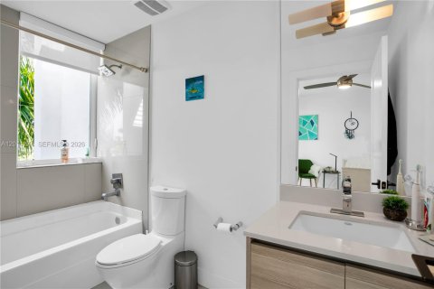 Touwnhouse à louer à Miami Beach, Floride: 4 chambres, 232.63 m2 № 2075214 - photo 23