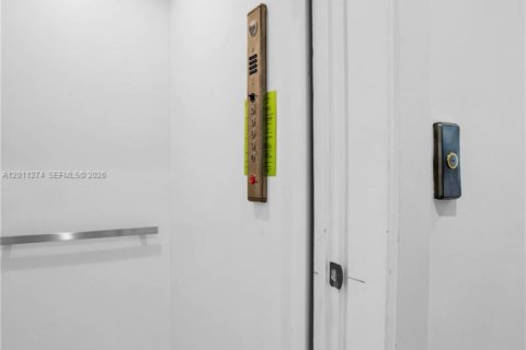 Touwnhouse à louer à Miami Beach, Floride: 4 chambres, 232.63 m2 № 2075214 - photo 11
