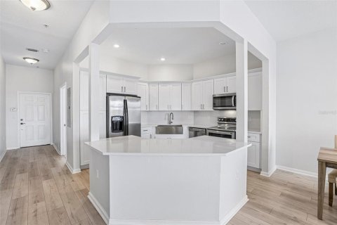 Condo in Orlando, Florida, 3 bedrooms № 2227657 - photo 8