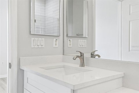Condo in Orlando, Florida, 3 bedrooms № 2227657 - photo 26