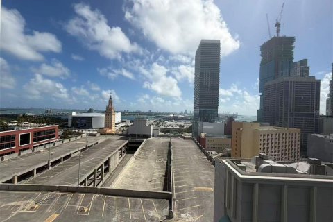 Condominio en venta en Miami, Florida, 1 dormitorio, 49.33 m2 № 2425782 - foto 2