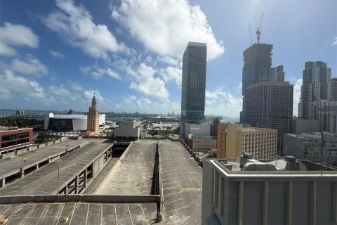 Condominio en venta en Miami, Florida, 1 dormitorio, 49.33 m2 № 2425782 - foto 3