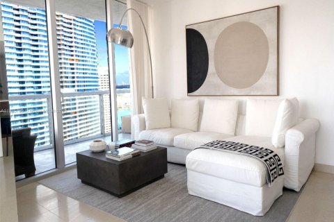 Condo in Miami, Florida, 2 bedrooms  № 1818592 - photo 6