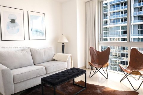 Condo in Miami, Florida, 2 bedrooms  № 1818592 - photo 15
