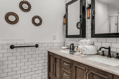 Снять в аренду виллу или дом в Холливуд, Флорида 3 спальни, 161м2, № 1943406 - фото 18