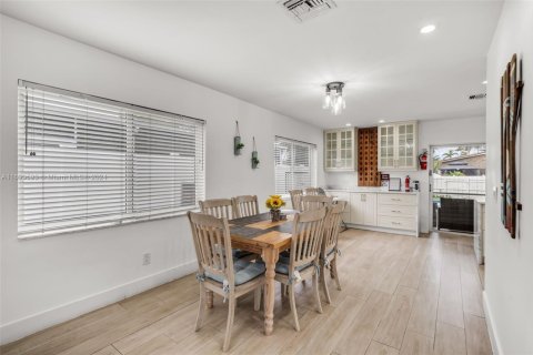 Снять в аренду виллу или дом в Холливуд, Флорида 3 спальни, 161м2, № 1943406 - фото 6