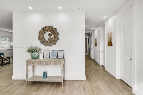 Снять в аренду виллу или дом в Холливуд, Флорида 3 спальни, 161м2, № 1943406 - фото 5