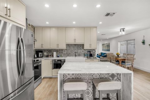 Снять в аренду виллу или дом в Холливуд, Флорида 3 спальни, 161м2, № 1943406 - фото 10